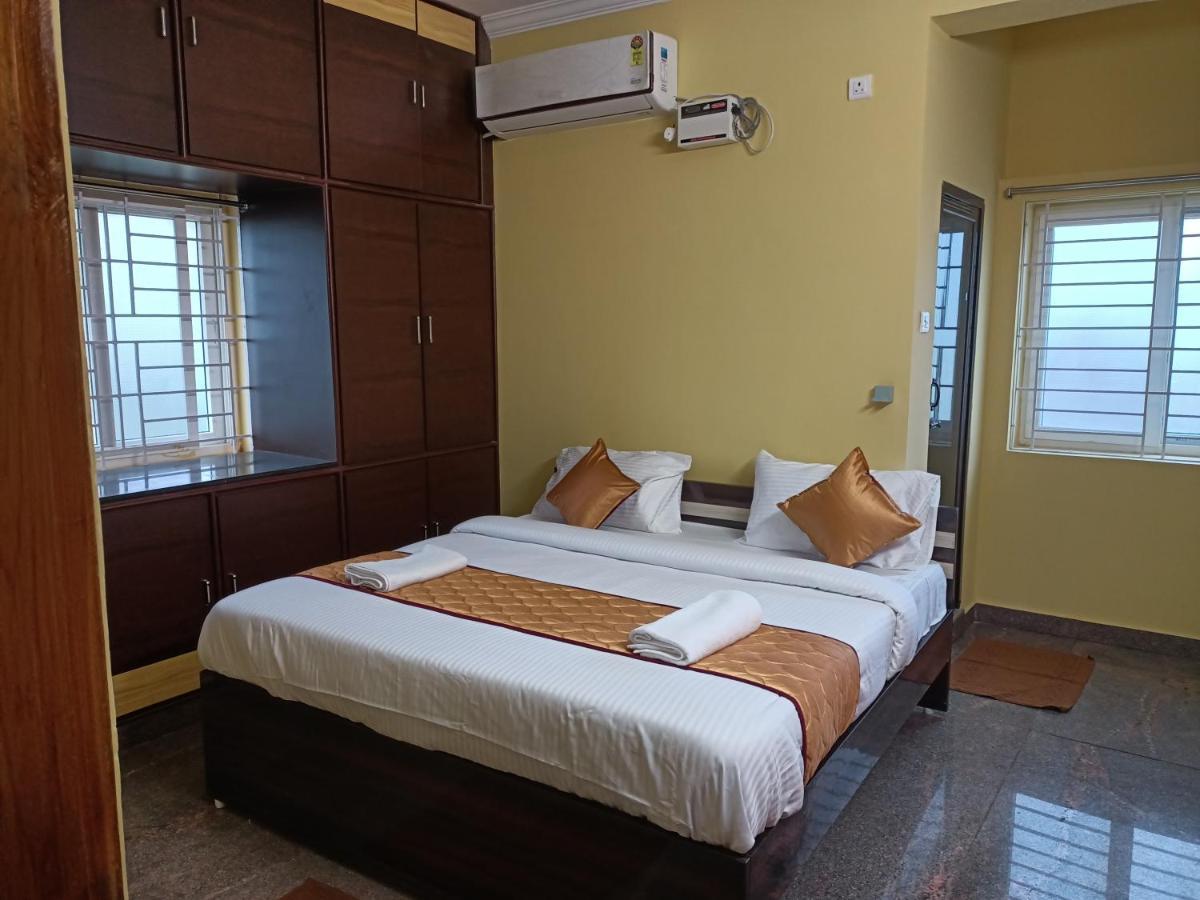 Four Seasons Home Stay Τιρουπάτι Εξωτερικό φωτογραφία